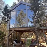 üügumetsa Treehouse * Kallaste (Saaremaa)