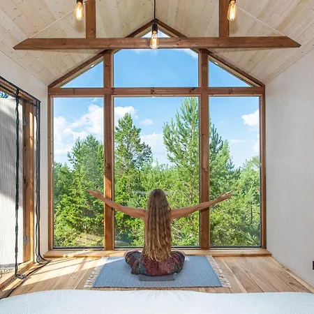 Ueuegumetsa Treehouse And Sauna Puhkemaja *