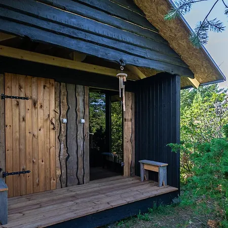 Ueuegumetsa Treehouse And Sauna