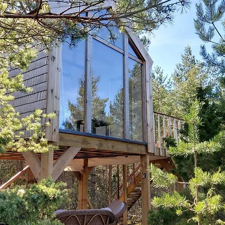 Ueuegumetsa Treehouse And Sauna